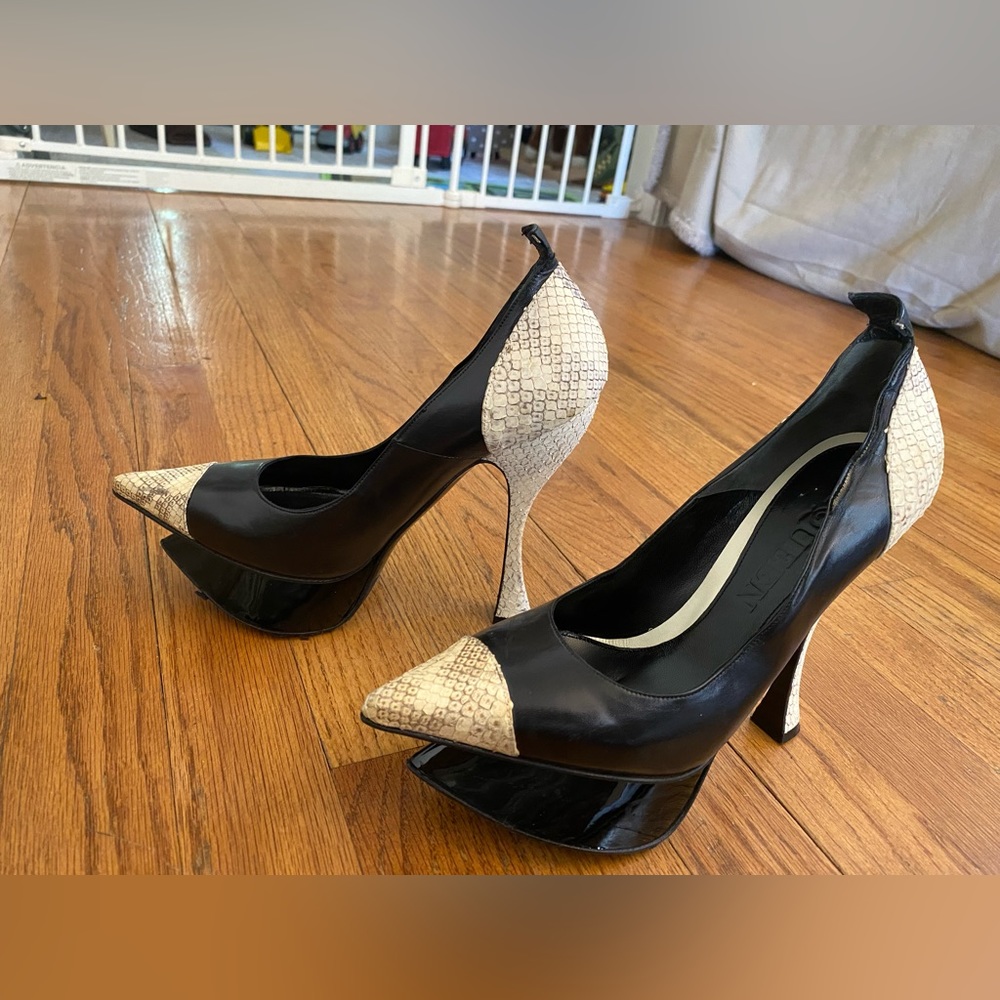 Alexander Mcqueen Platform Pointed-Toe Pumps - Si… - image 1